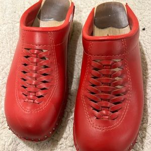 Swedish Troentorp Wright Red Clogs, Size 37 which equates to US 6.5 to 7